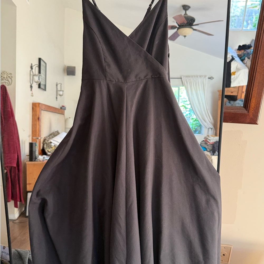 Millibon Black V‑Neck Maxi Dress